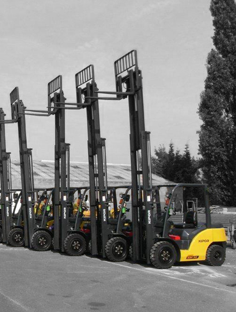 Industrial forklift truck 2T5