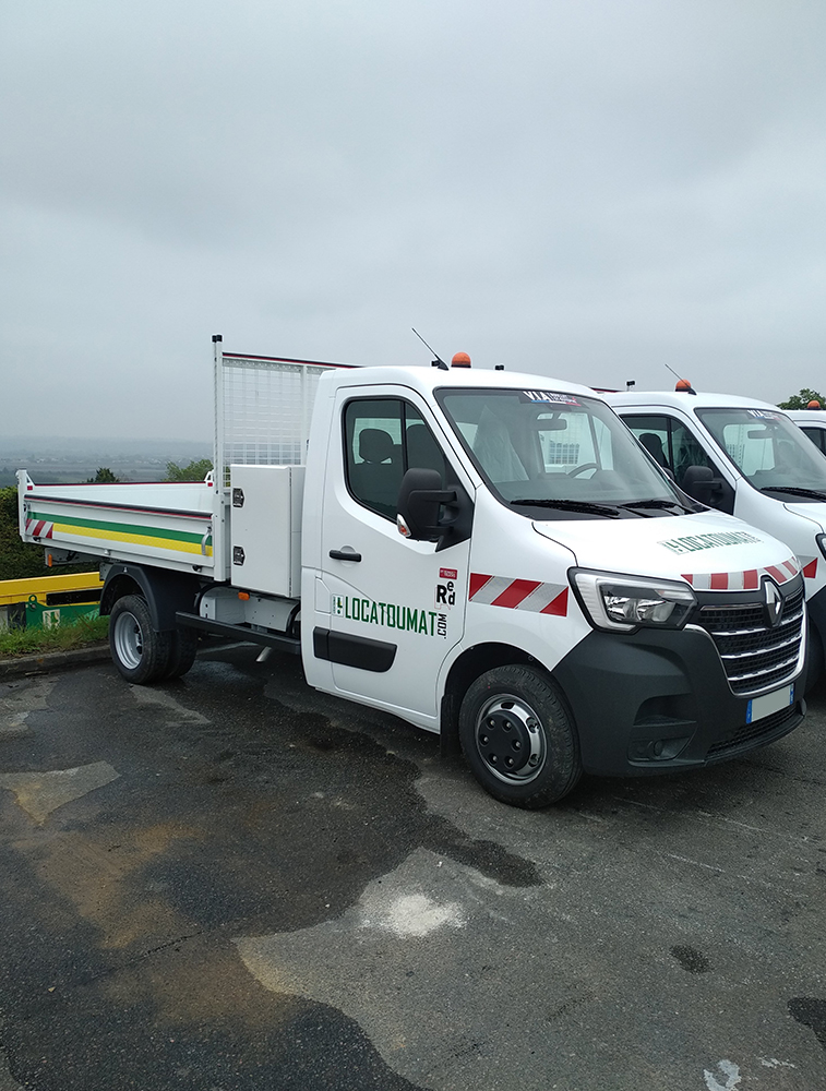 Camion benne à coffre 