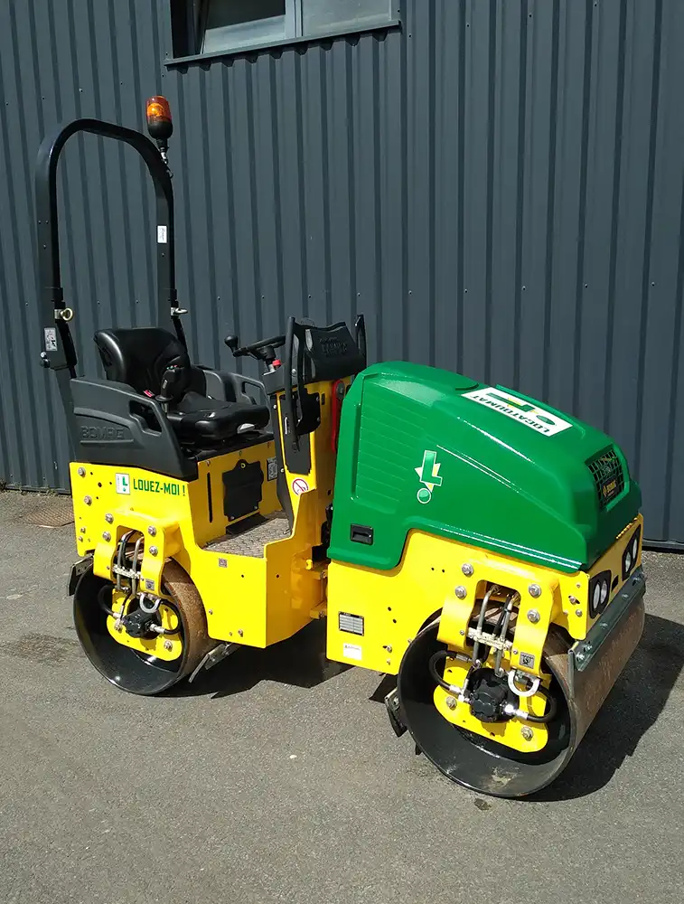 LIGHT TANDEM VIBRATORY ROLLER 1M